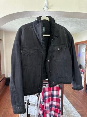 Women’s Black Sherpa-Lined Denim Jacket